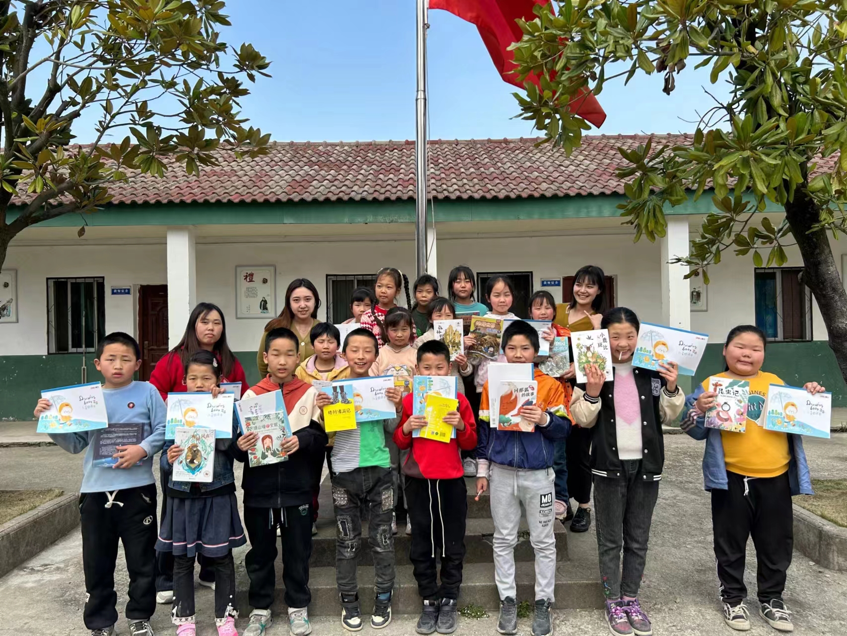 伯敬小學(xué)捐書(shū).jpg 伯敬小學(xué)捐書(shū).jpg